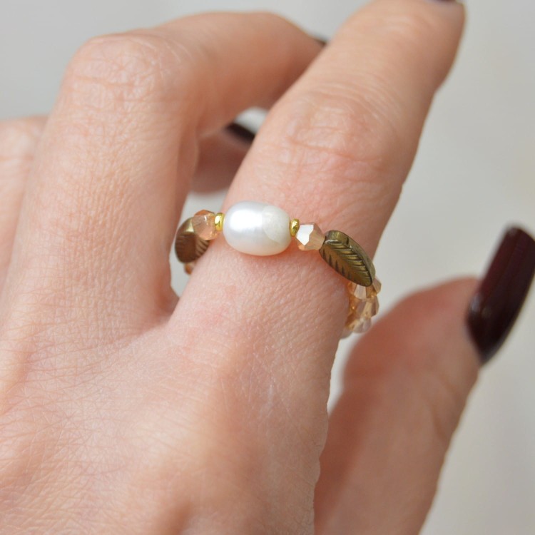 Pierścionek Elastyczny Pearl Leaf – Handmade