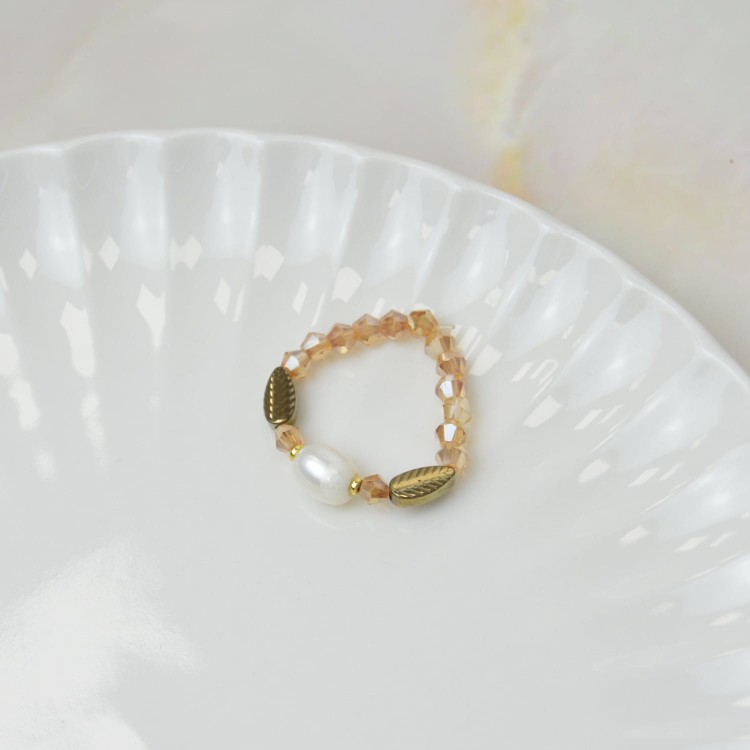 Pierścionek Elastyczny Pearl Leaf – Handmade
