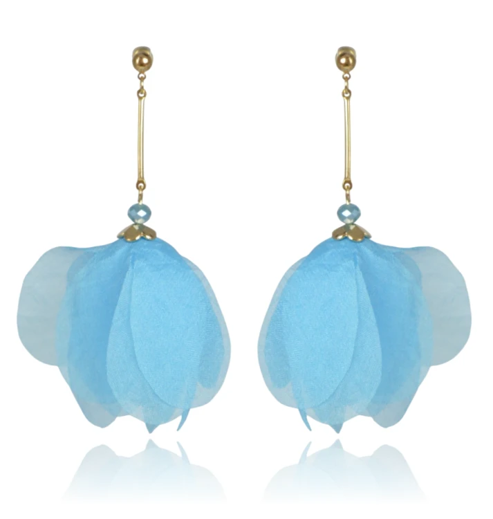 Kolczyki materiałowe na złotym sztyfcie - błękitne