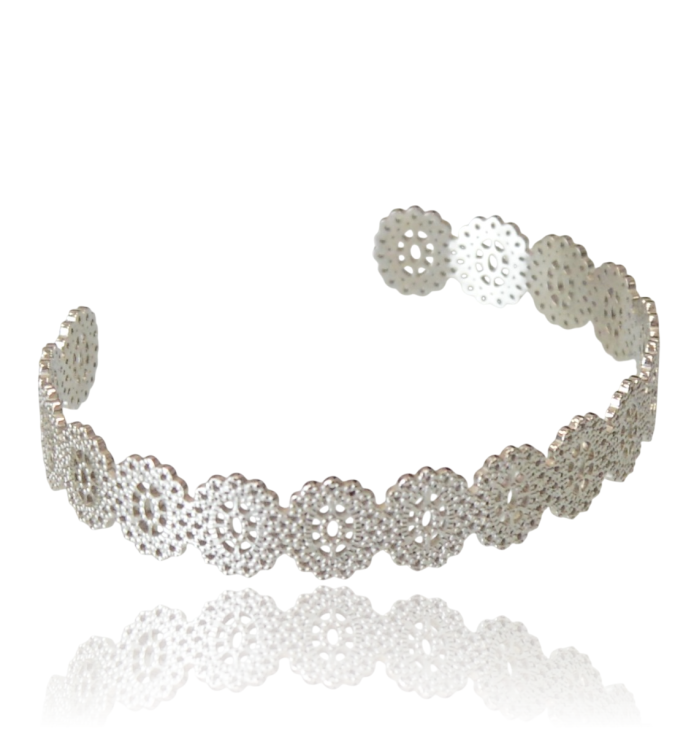 Bransoletka cuff „Silver Rosette” – Ażurowy Mankiet ze Stali