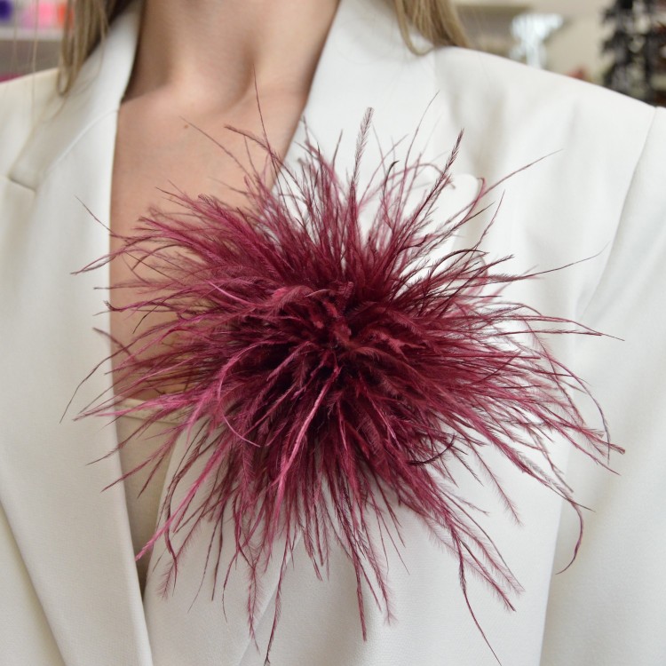 Broszko-spinka pióra marabut burgund