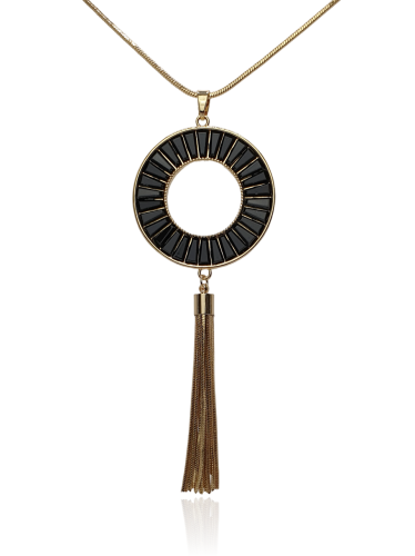 Wisior z okrągłą przywieszką z wiszącymi łańcuszkami