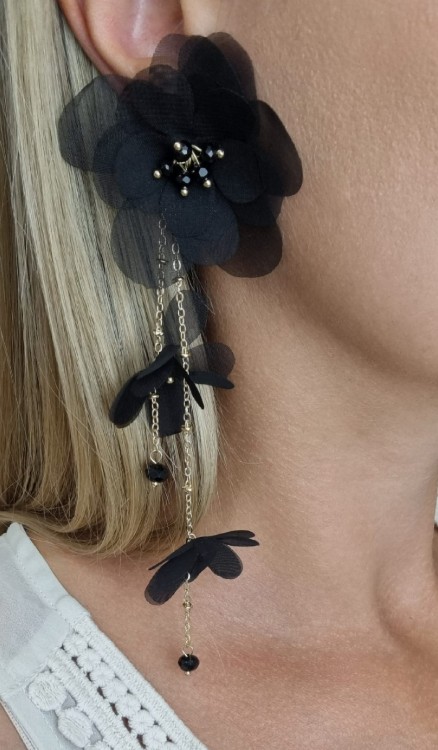 Kolczyki kwiaty długie lekkie z tkaniny czarne
