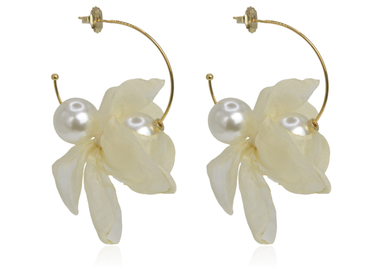 Kolczyki materiałowe na kółku z perełkami ecru