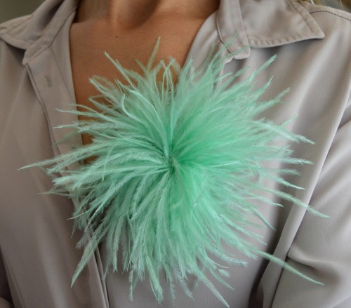 Broszko-spinka pióra marabut miętowy