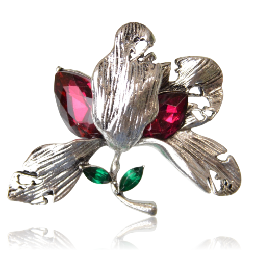 Broszka w formie liści i kwiatów z malinowymi kryształkami